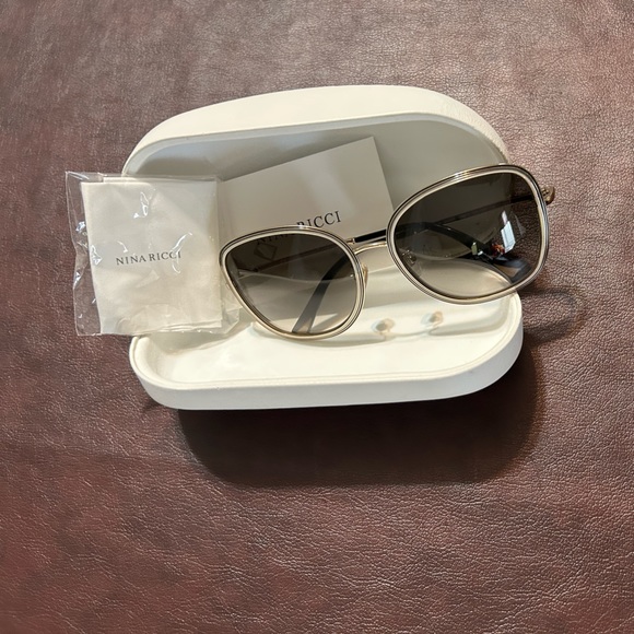 Nina Ricci 58mm Rounded Frame Sunglasses w/ Case…New!!! - Picture 5 of 8
